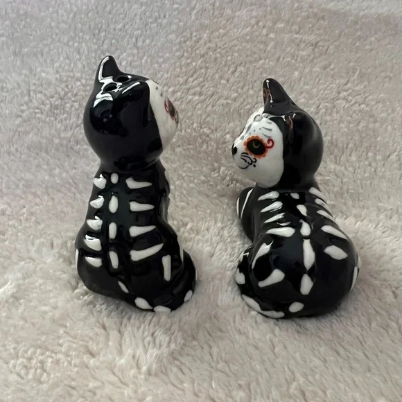 Halloween CAT SALT & PEPPER SHAKERS Skeleton New Day of the Dead Sugar Skull - Picture 2 of 5